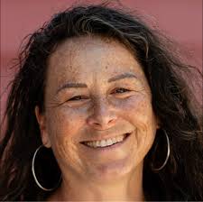 Zum Verkauf steht eine sehr gepflegte 3-Zimmer-Eigentumswohnung in  zentraler Lage von Liezen. Die Wohnung befindet sich im 1. Stock eines  modernen Wohnhauses und ist Zweitwohnsitz-tauglich. Ausstattung &  Highlights: • Wohnfläche: ca. 96m2