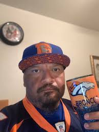 Broncos being repped at Dubai International Airport 😊 ✈️🛬 #DB4L 🧡💙🧡💙🧡