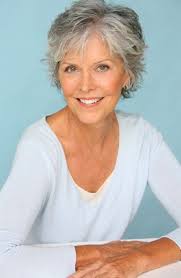 Vor allem mit modernen kurzhaarfrisuren und eindrucksvoll gesteckten brautfrisuren sowie hochsteckfrisuren liegt frau dieses jahr richtig. Kurzhaarschnitte Fur Graue Haare Kurzhaarfrisuren Damen Graue Frisuren Kurzhaarschnitte Haarschnitt Kurz