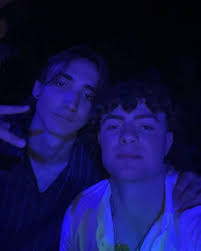 Benjamin Applegate (@benxapp) • Instagram photos and videos