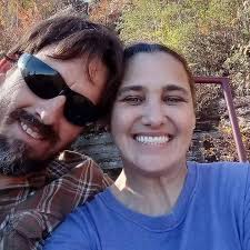 Does the new laundromat have a drop off service?