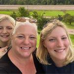 Heather Sonntag's Instagram, Twitter & Facebook