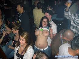 Public flashing big tits at concerts - Myzpics.com