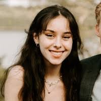 Samantha Kline's Instagram, Twitter & Facebook