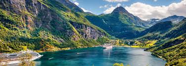 During the full voyage from bergen to kirkenes and back 34 ports are. Skandinavien Reisen Norwegen Reisen Hurtigruten Knecht Reisen