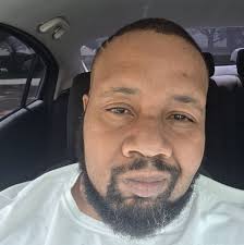 Glorilla sister look like Glo mixed with Kevin Gates with Bow Wow height  😭😭😭