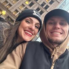 Does anyone know of anywhere to play some pick up basketball in the area?  Just moved from Seattle and my brother and I are just looking for a place  people maybe meet