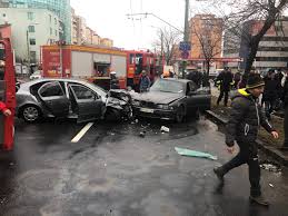 (2) săvârşită din culpă de către o persoană aflată sub influenţa băuturilor alcoolice ori a unei. Foto Video Accident Rutier Cu 6 Victime Realitatea De BraÈov
