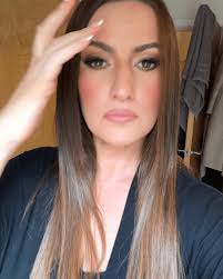 Ireland AM star Elaine Crowley's fans all say she looks 'amazing' as she  shares glam selfie