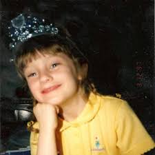 I decided it was time for a new profile picture — and who better to  represent me than 5 year old Autumn, proudly snapping a selfie in her  bedroom while wearing a