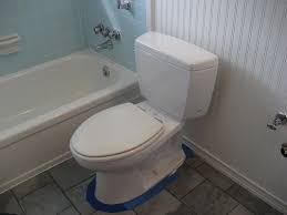 This does not include the price of the toilet which averages $99 to $199 for a total toilet replacement cost of $221 to $427. What Is The Average Toilet Installation Cost