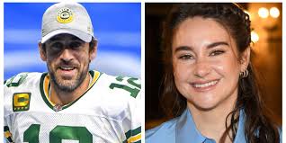 It took a minute or two for woodley to go public with that information, but we all knew it was coming. Aaron Rodgers Revealed He S Engaged During His Mvp Acceptance Speech Amid Rumors He S Dating Shailene Woodley Business Insider India