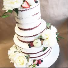 Experienced wedding cake designer, lee's cakes was born from a passion of decorating cakes and now specialises stunning wedding cakes that taste as good as they look. Weddings Sugar Fixe