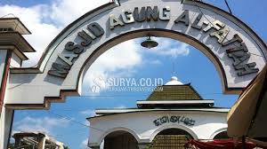 Pasti kalian semua tau yang namanya masjid istiqlal. Masjid Agung Mojokerto Dipugar Telan Dana Rp 51 4 Miliar Surya