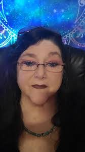 Serena Dowling's Instagram, Twitter & Facebook