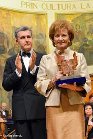 Principesa margareta si principele radu ai romaniei prezinta programul national de lectura cartile copilariei elevilor si parintilor bucuresteni. Decernarea Titlului De CetÄÅ£ean De Onoare Al JudeÅ£ului Cluj AlteÅ£elor Lor Regale Principesa Mostenitoare Margareta Si Principele Radu 22 03 2015 Monarhia SalveazÄ Romania