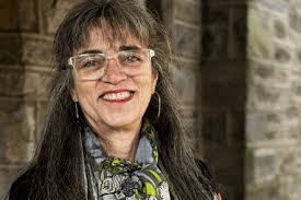 Laura Levitt's Instagram, Twitter & Facebook