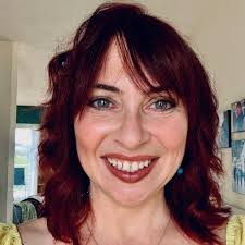 Amy Smolinski's Instagram, Twitter & Facebook