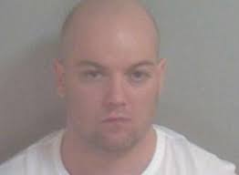 Thug Terry Grice who vowed to give up life of crime is jailed again after  abducting man at knifepoint