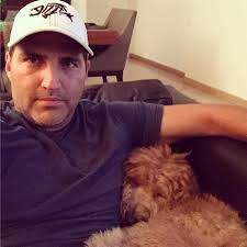 Found: Cat climbed 3 meters through tiny brick gap