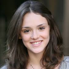 Isabelle drummond es una actriz brasileña, célebre por sus papeles en series como sangue bom , cheias de charme y la favorita. Isabelle Drummond News Pictures Videos And More Mediamass