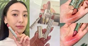 2025下半必擁有奢潤唇膏！香緹卡「花妍柔緞唇膏」絲緞奶霜質地＋全新顯白色選，響應亞洲象保育、化妝也能做公益！ ｜ POPO筆記