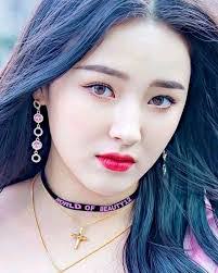 Nancy Mcdonell's Instagram, Twitter & Facebook