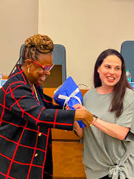 Welcome to Dr. Shannon Hughes, Licensed Clinical Social Worker at East  Dover Elementary! We are pleased that she has joined our Senator Nation.  When asked why she chose to work for Capital