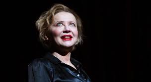 Nincs az a művészet, amiért erre hajlandó lennék. Eszenyi Eniko Maig Rajta Tartja Kezet A Vigszinhaz Penzugyein Hirnavigator