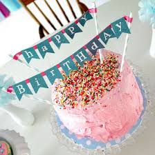 Vorlage wimpelkette happy birthday ausdrucken / bunte. Kuchengirlande Basteln Diy Ideen Fur Eine Einfache Kuchen Deko