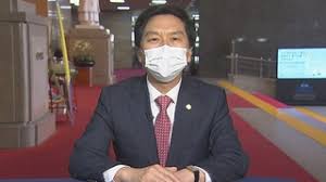 울산시장 선거 개입 사건의 수사와 맞물려 그동안 정부와 여당을 강하게 비판해 오기도. Takrl9naakimjm