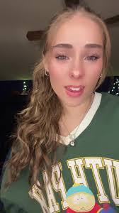 Allison Pettit's Instagram, Twitter & Facebook