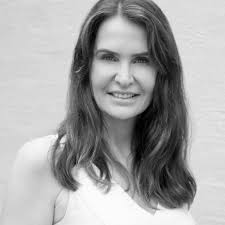 Danielle Younger's Instagram, Twitter & Facebook