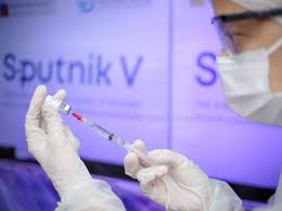 Segundo informações da agência de notícias reuters, um lote da vacina sputnik v foi entregue a ao hospital domodedovo central city hospital em moscou, capital do país. 8jh3ozxqbua M