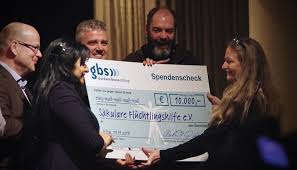 11 desember pukul 02.55 ·. Giordano Bruno Stiftung Uberreicht Spendenscheck Atheist Refugee Relief