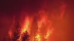 The white rock lake fire is burning put of control at an estimated 7,400 hectares in size. Ufu7vc6c9j9q9m