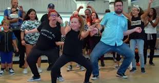 Kids Ask Parents To Join Them At Dance Class Parents Bring House Down With Wild Dance Moves In 2020 Kids Dance Classes Dance Parents Kids Discover
