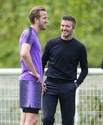 Unearthed photo shows remarkable moment harry kane, then aged 11, met david beckham. Tottenham Hotspur Fans React On Twitter To Harry Kane Tweet About David Beckham