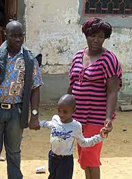 Dysplasie, schwanzmensch, erbkrankheit, siamesische zwillinge, zystenniere, mikropenis, fetales alkoholsyndrom, lippen. Norrie Syndrom Patenkind Kamerun Edea Blinder Junge Littoral Kamerun Hilfe Afrika Spenden Patenschaft