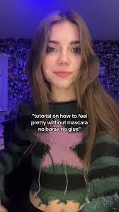 Ashley Loo's Instagram, Twitter & Facebook