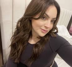 Lindsay Barbieri's Instagram, Twitter & Facebook