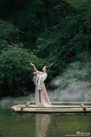 林蔥如黛綠意深岸觀花落霧似雲湖映青山滿眼碧竹筏悠悠曳曳心 outdoor outdoor decor decor