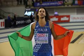 Gianmarco tamberi e l'incredibile retroscena sulla fidanzata chiara prima delle olimpiadi (websource) assieme a marcell jacobs ha fatto la storia dello sport italiano. Gimbo Tamberi Si Racconta A Giovani E Famosi Cronache Ancona