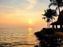 The beach near kota kinabalu international airport attracts families and. Sunset Picture Of Sunset Bar At Shangri La S Tanjung Aru Resort Spa Kota Kinabalu Tripadvisor