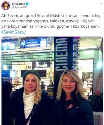 Tv8 de studyo cinemaxx isimli bir sinema programi sunan,baki$lariyla delip gecen,karizmasi doruklarda olan,insani a$agilik kompleksine sokan. 3k8shmptllugtm