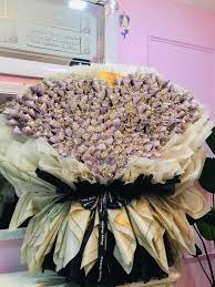 Hadiah hari jadi anak perempuan juga sinonim dengan hadiah berupa make up. Suami Hadiahkan Isteri Jambangan Bunga Dari Wang Tunai Rm29 000 Sempena Hari Jadi Ke 29