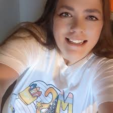 What type of cake can be made without frosting for a fair?