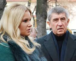 Odchod koaličních vojáků byl nesmysl sloučení ministerstev dopravy a průmyslu bych uvítal, resortům to prospěje, říká havlíček File Monika Babisova A Andrej Babis 2015 Jpg Wikimedia Commons