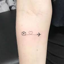Tatouage Discret Plus De 75 Idees De Petits Tatouages Femmes