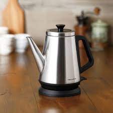 キッチンに置くだけで美しい おしゃれな 電気ケトル おすすめブランド8選 キナリノ 電気ケトル デザイン家電 やかん おしゃれ
